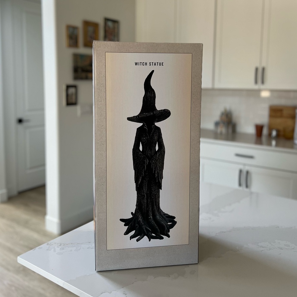 Cracker Barrel 24” Witch Statue Halloween/Fall 2025 Exclusive New